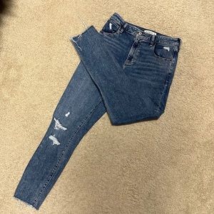 A&F: Curve Love- The Super Skinny Ankle High-Rise Jean